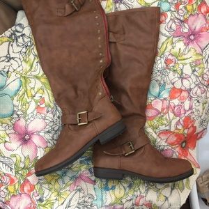 Faux leather brown boots